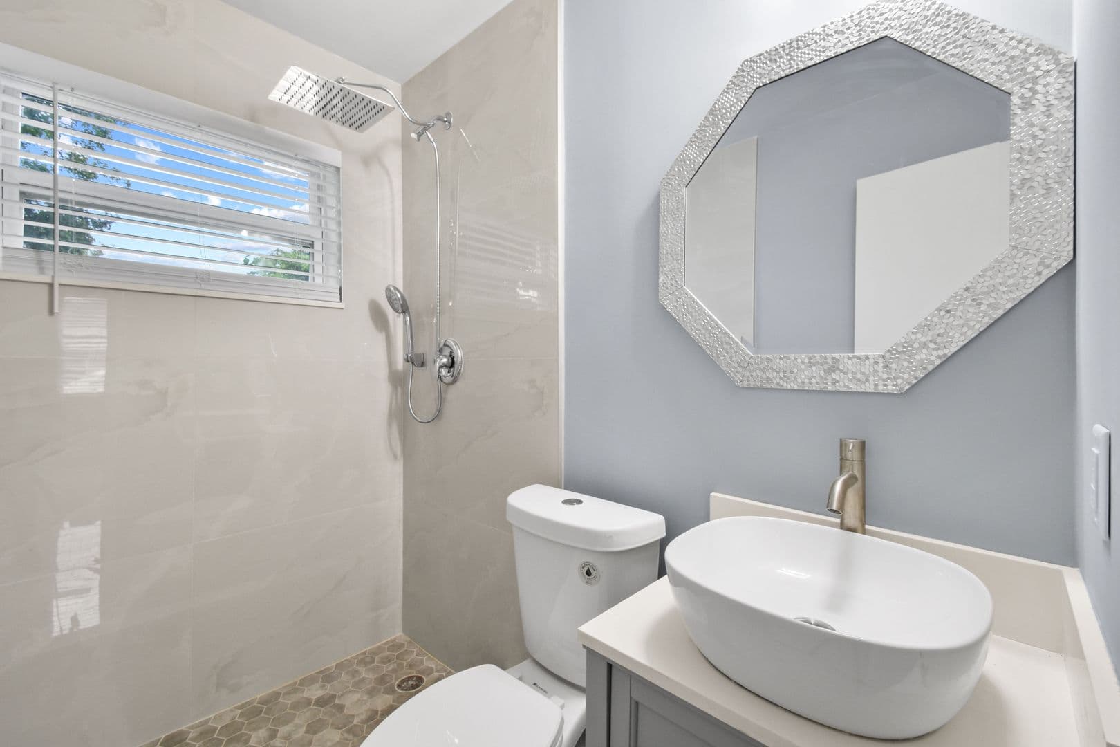 Riviera Beach Apartment: 968 W 9th St