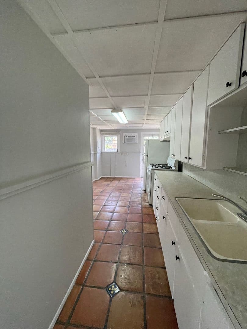 West Palm Beach Apartment: 736 Omar Road