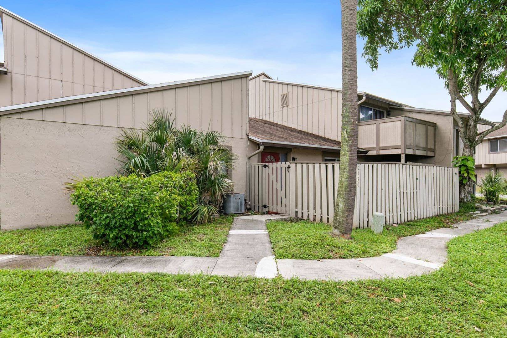 Lauderhill House: 2130 NW 58th Ave #25-C