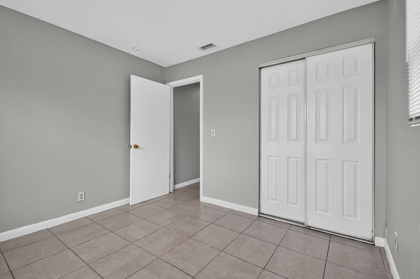Riviera Beach House: 1037 W 28Th St