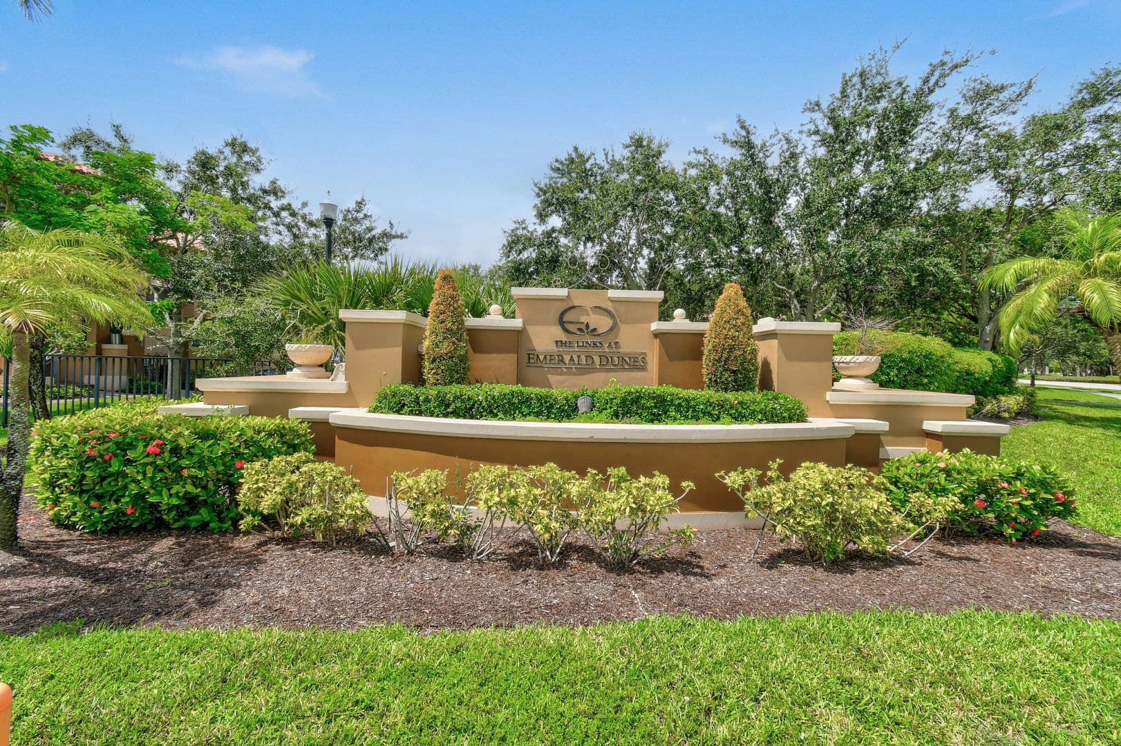West Palm Beach House: 2912 Hidden Hills