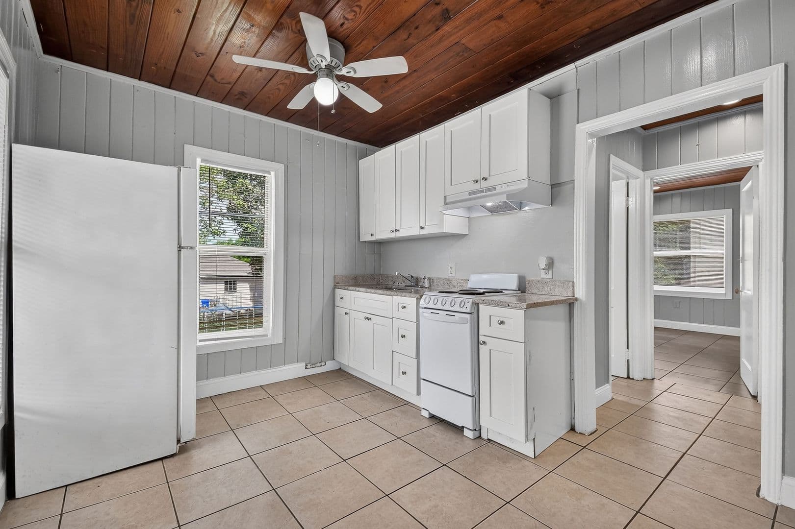 West Palm Beach Apartment: 885 7th St