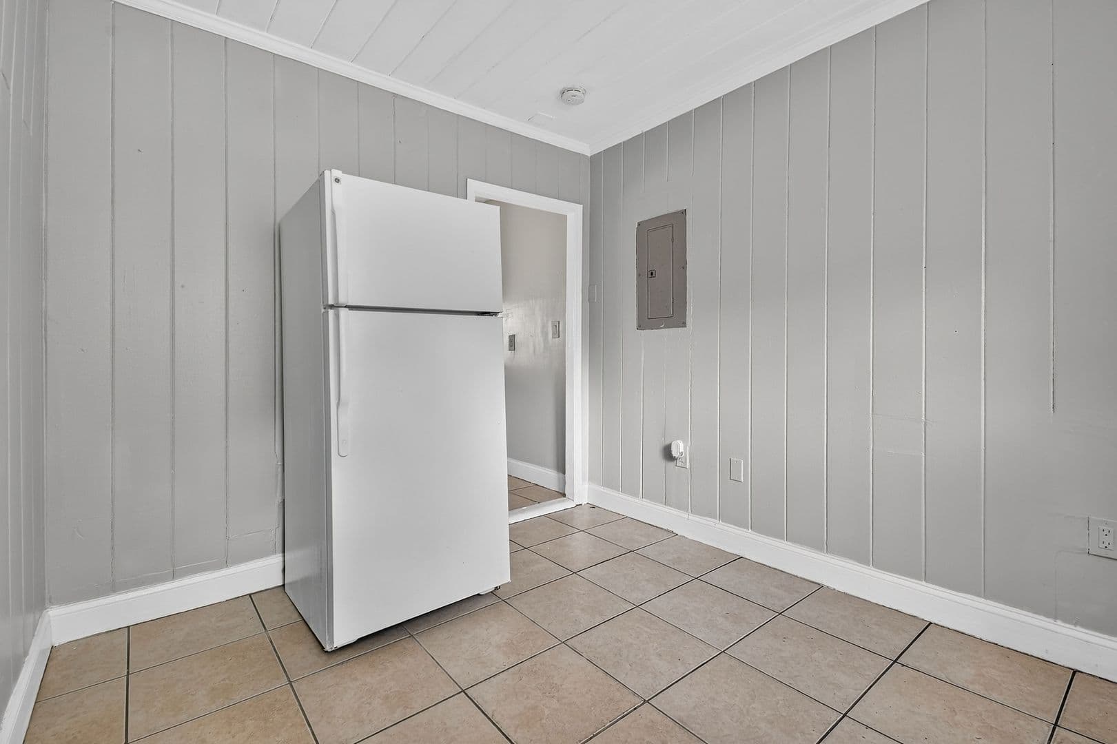 West Palm Beach Apartment: 885 7th St