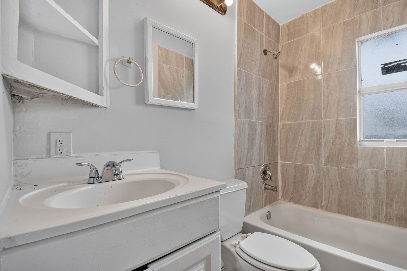 West Palm Beach Apartment: 885 7th St