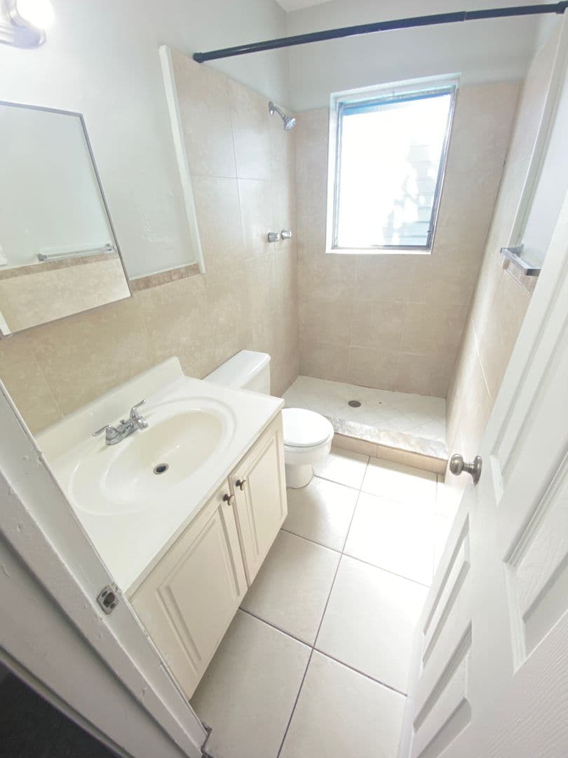 West Palm Beach Apartment: 3712 Henry Ave