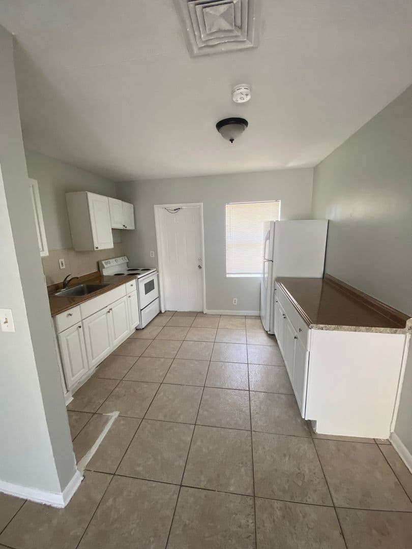 West Palm Beach Apartment: 3712 Henry Ave