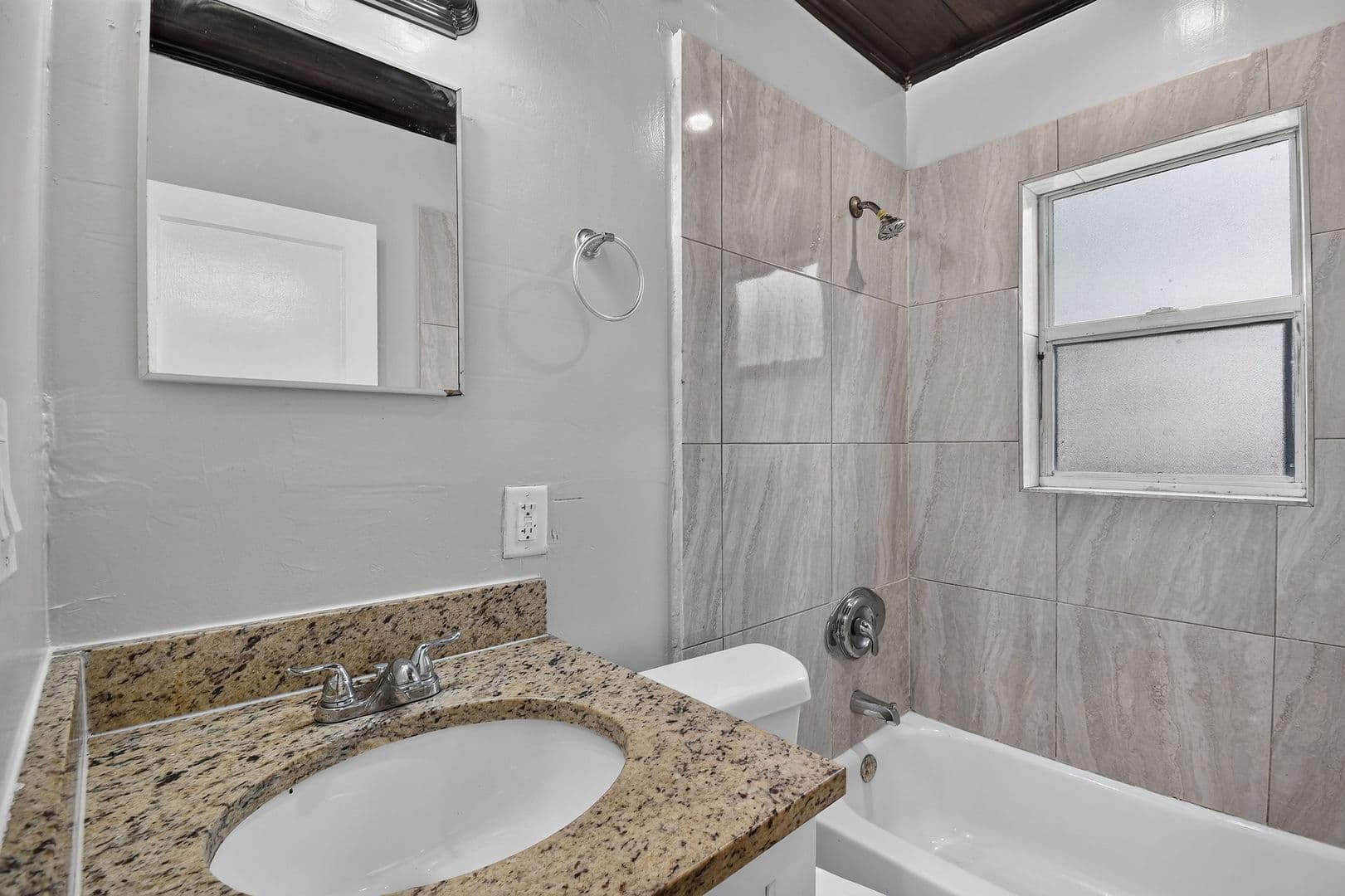 West Palm Beach Apartment: 885 7th St