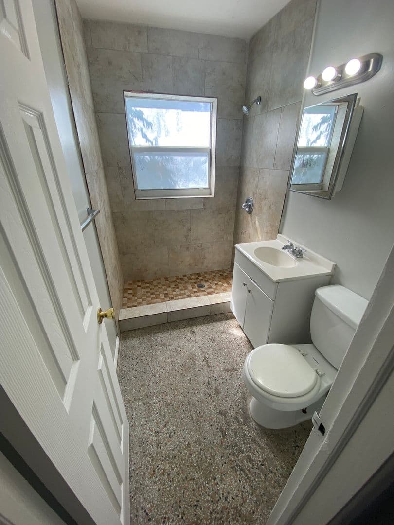West Palm Beach Apartment: 3712 Henry Ave
