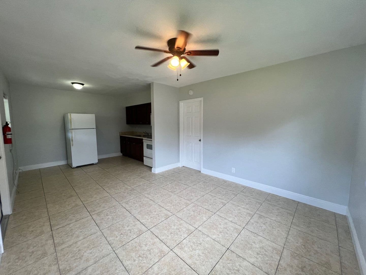 Lake Worth Apartment: 4820 Maine St
