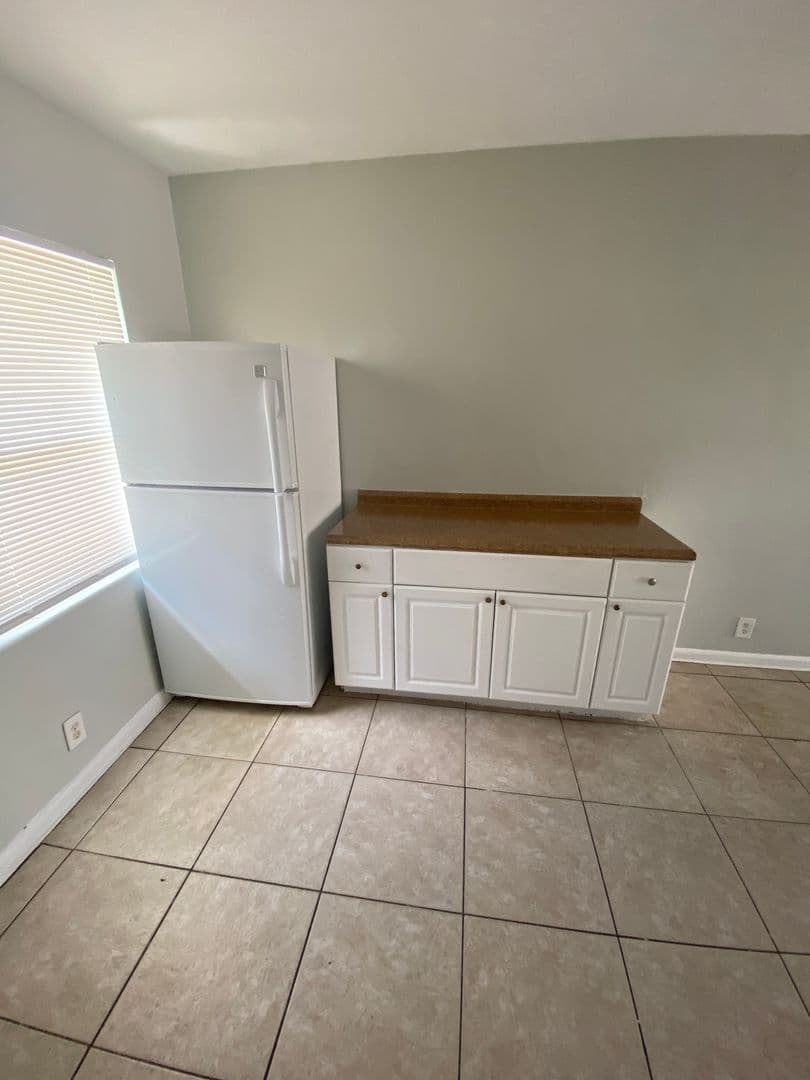 West Palm Beach Apartment: 3712 Henry Ave
