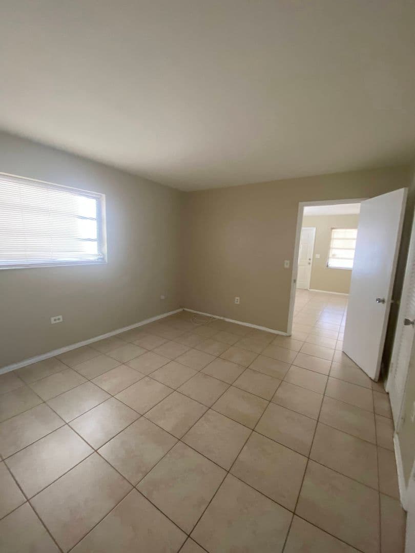 Lake Worth Apartment: 912 - 920 11th Avenue N