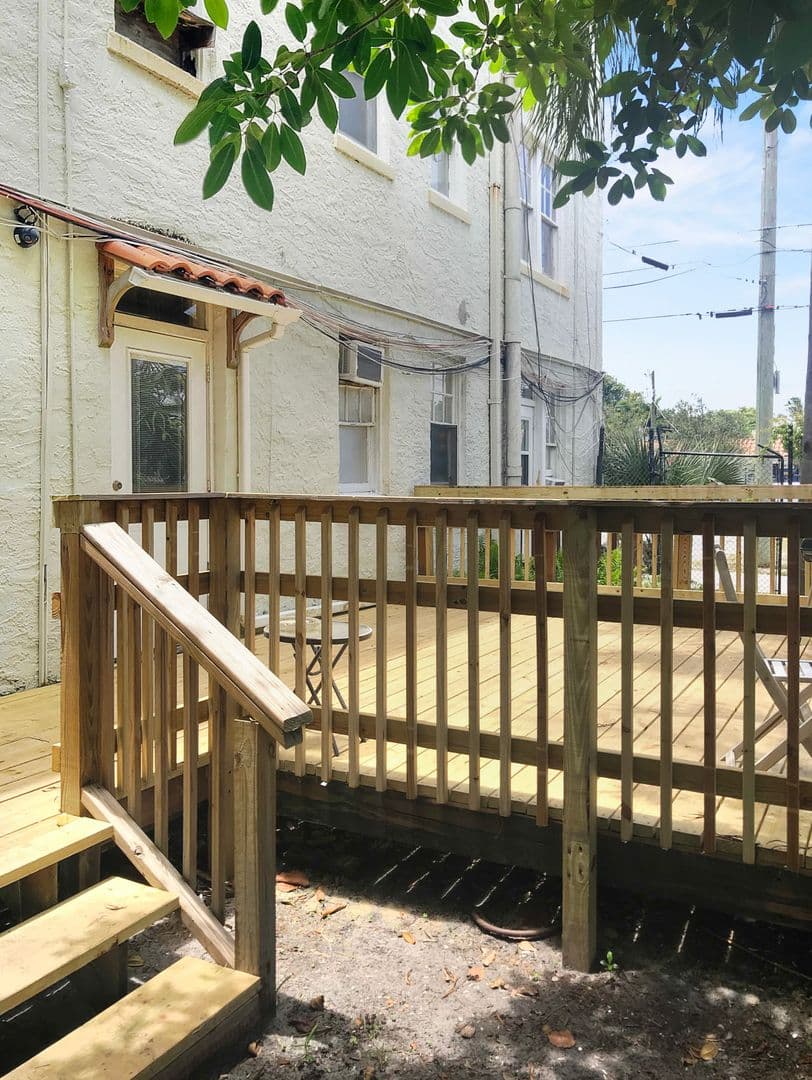 West Palm Beach Apartment: 523 24th St