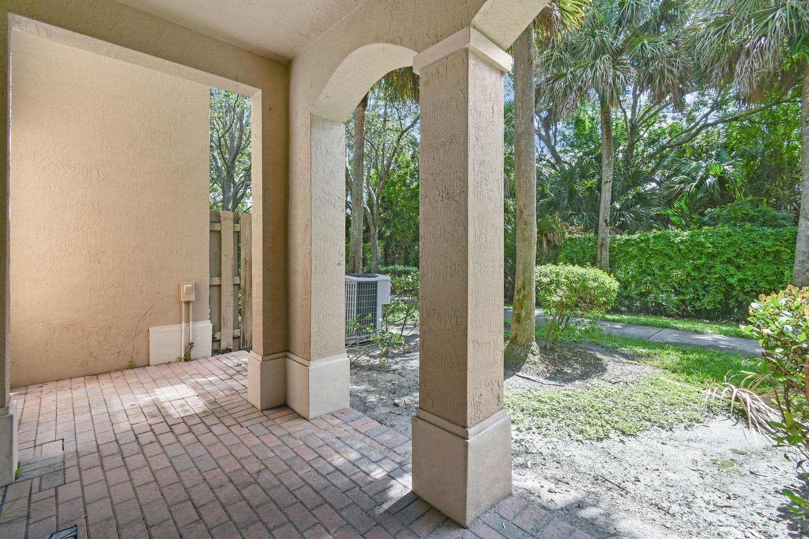 West Palm Beach House: 2912 Hidden Hills