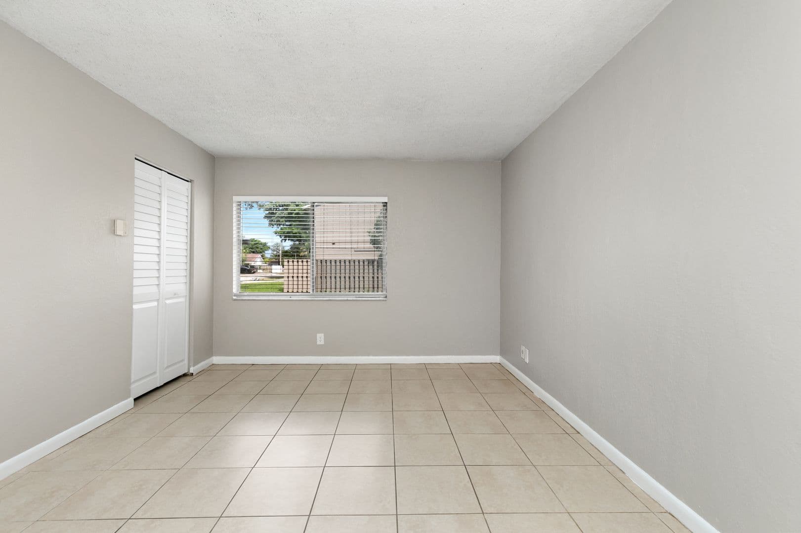 Lauderhill House: 2130 NW 58th Ave #25-C