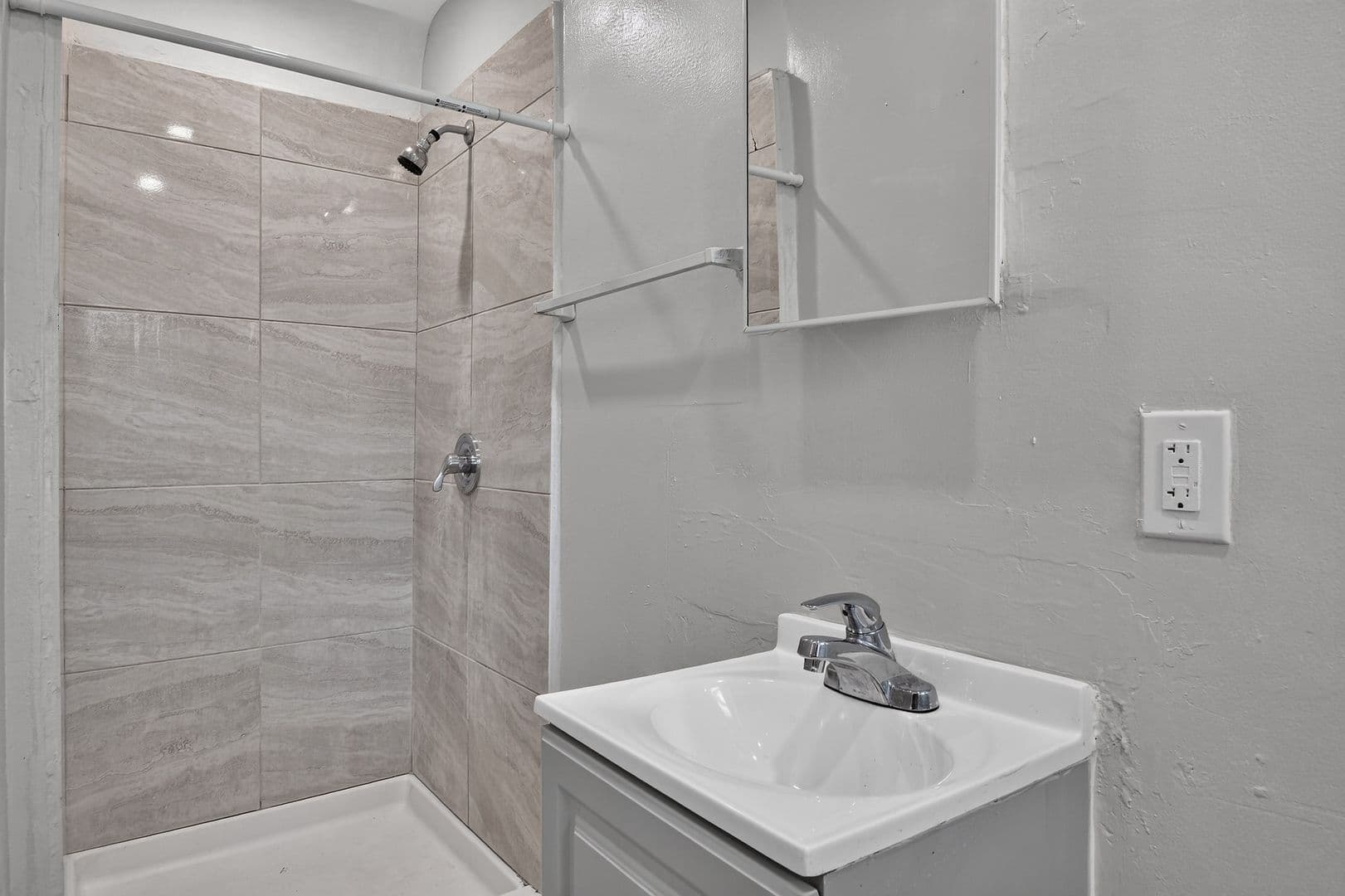 West Palm Beach Apartment: 885 7th St