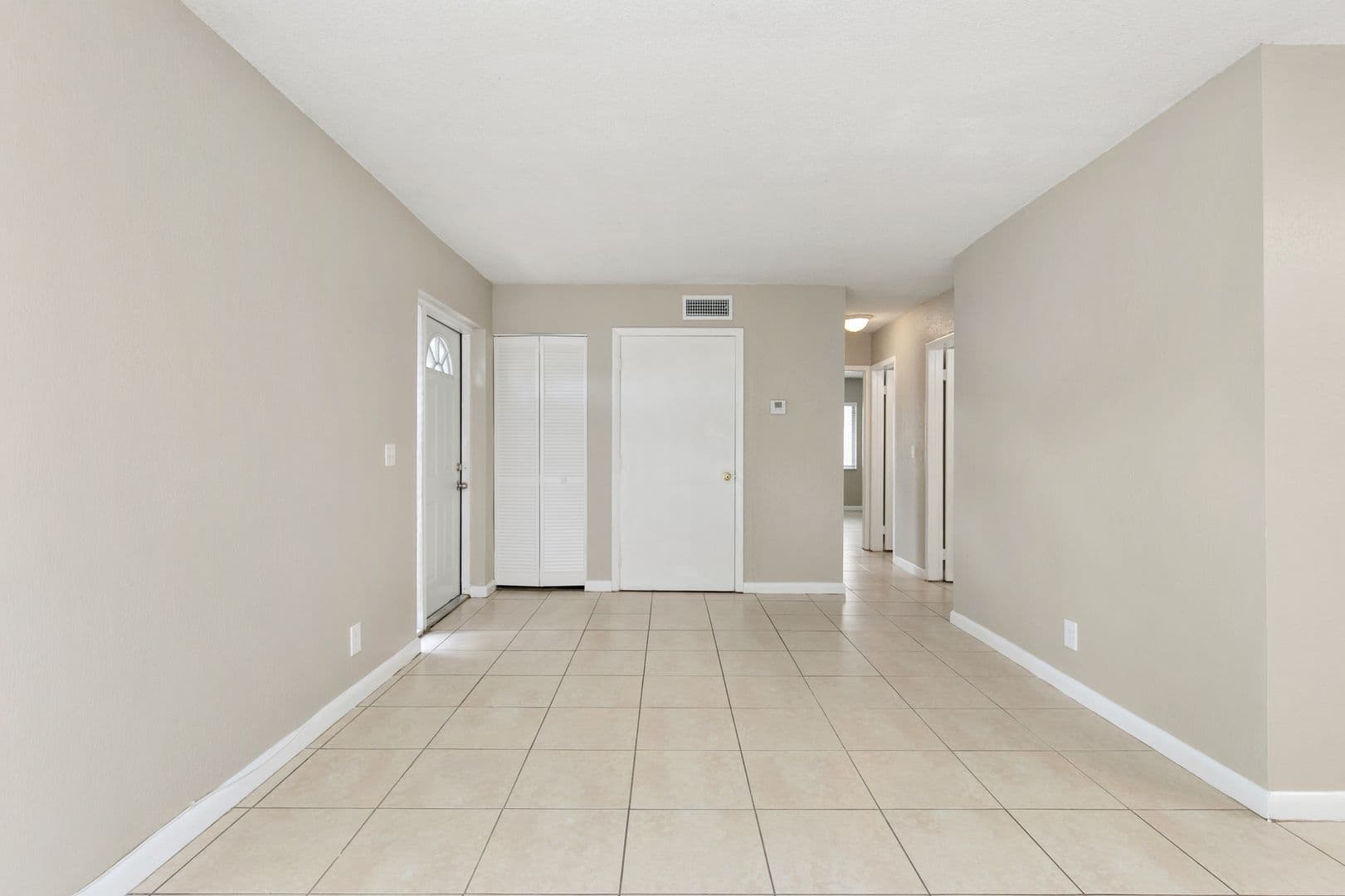 Lauderhill House: 2130 NW 58th Ave #25-C