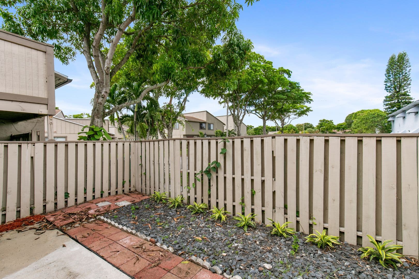 Lauderhill House: 2130 NW 58th Ave #25-C