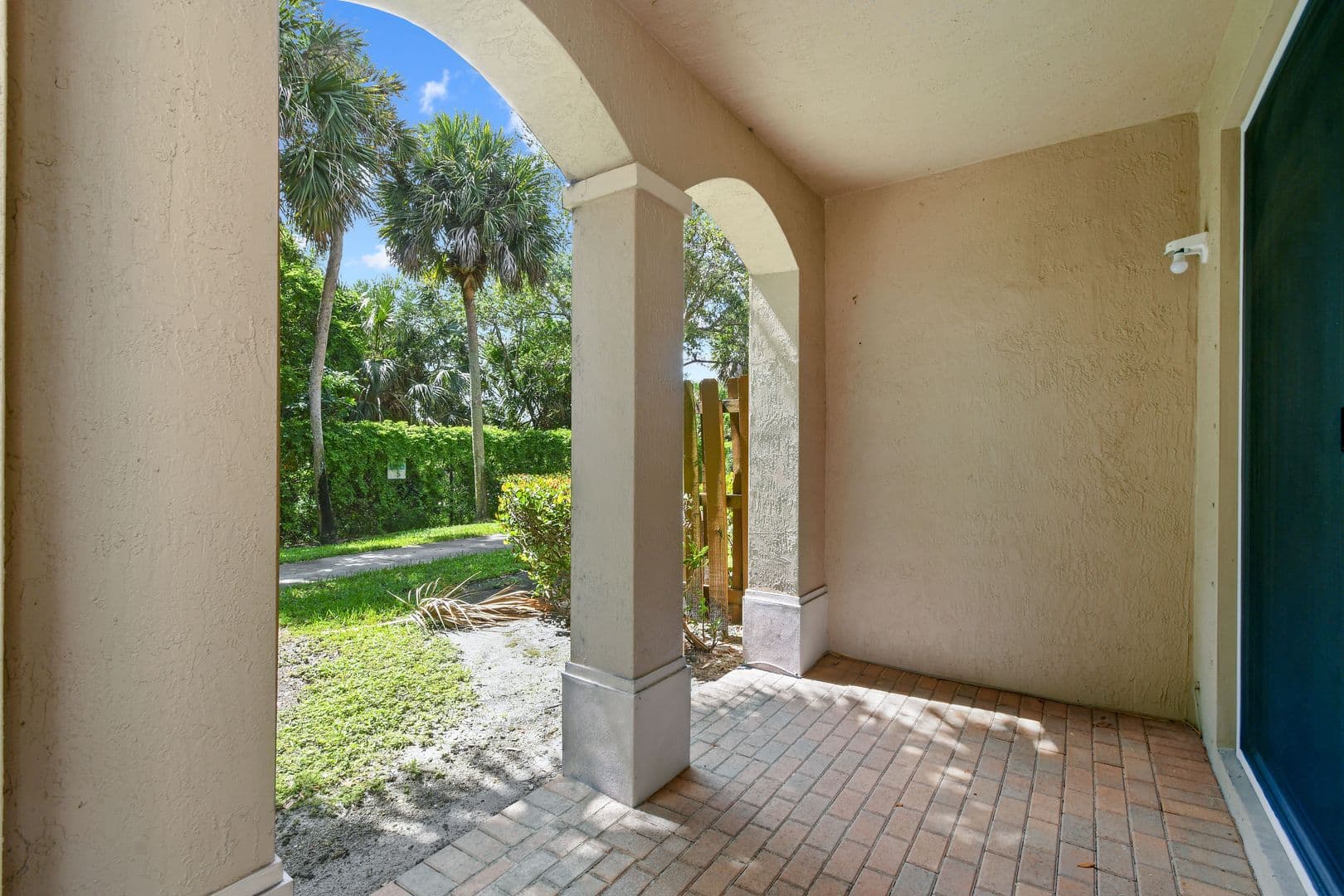 West Palm Beach House: 2912 Hidden Hills
