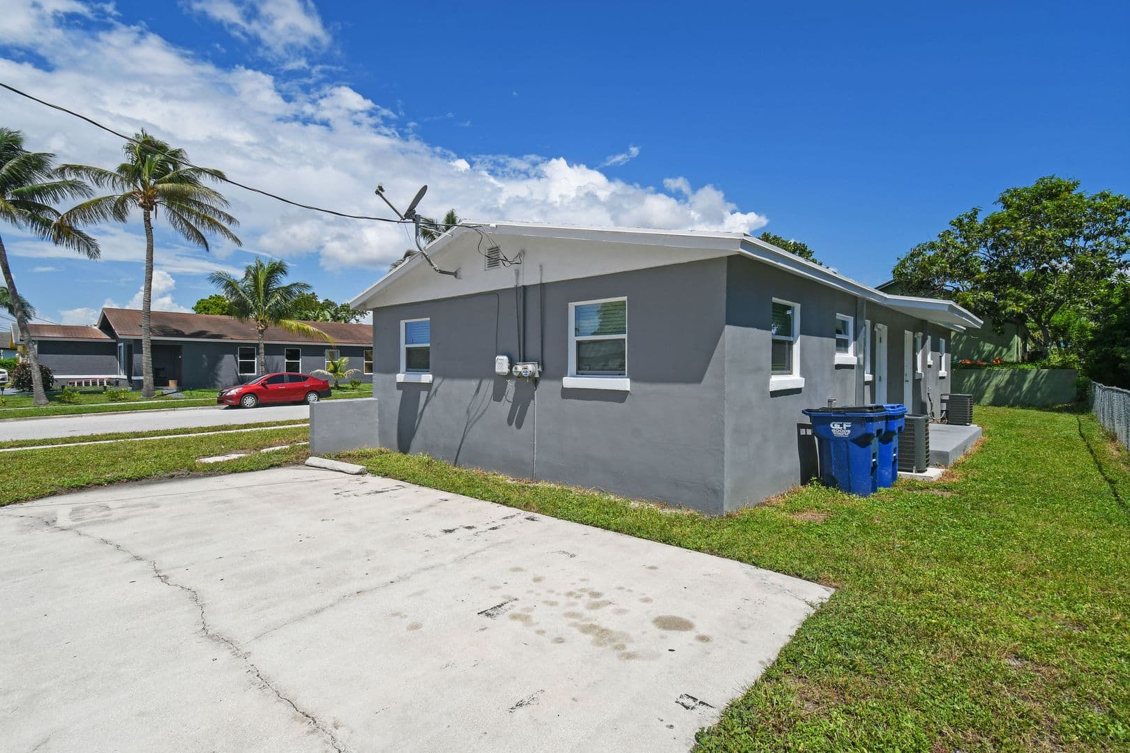 Riviera Beach Apartment: 968 W 9th St