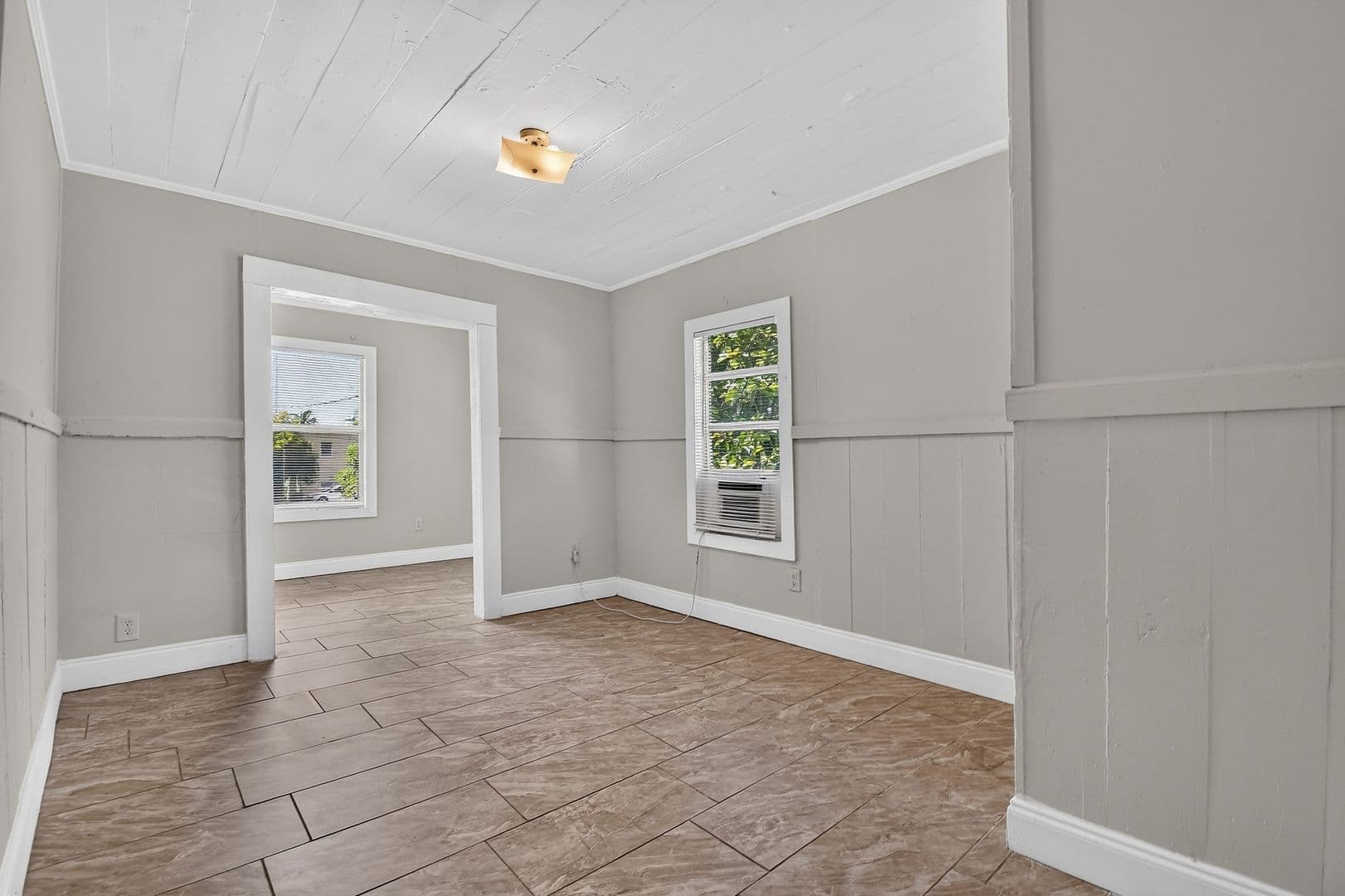 West Palm Beach Apartment: 885 7th St