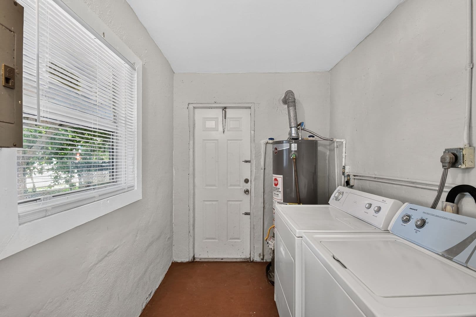 West Palm Beach Apartment: 885 7th St