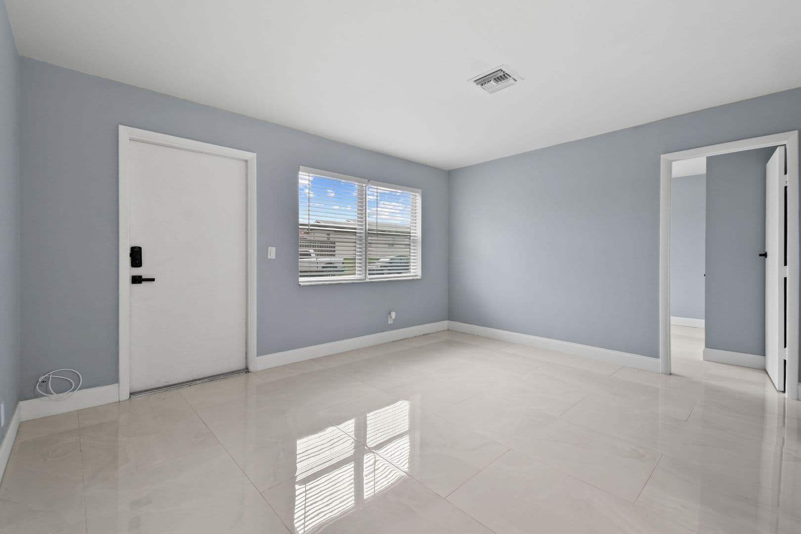 Riviera Beach Apartment: 968 W 9th St