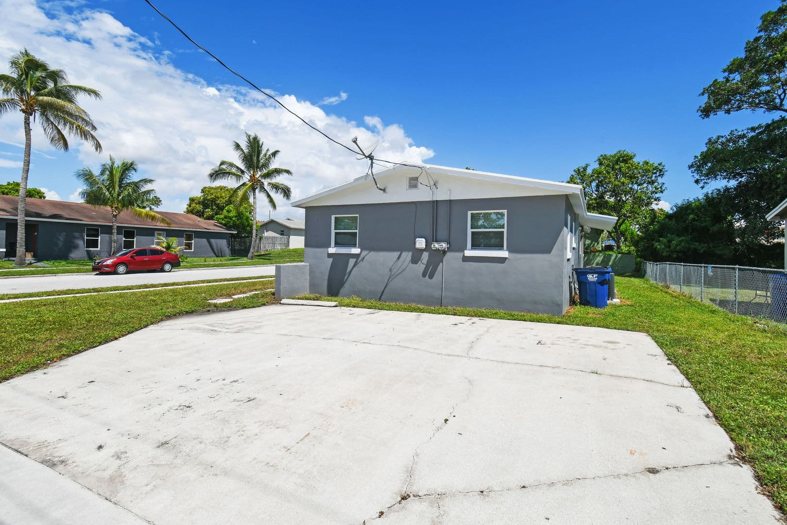 Riviera Beach Apartment: 968 W 9th St