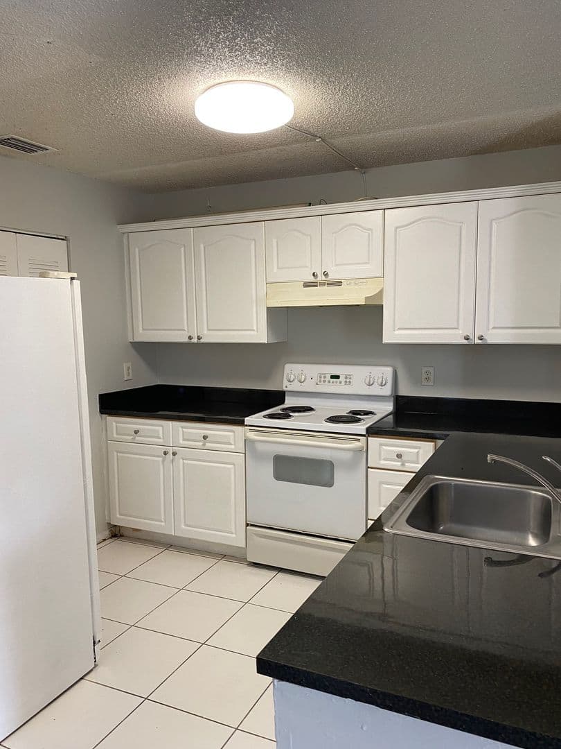 Coral Springs Apartment: 11401 - 11453 NW 35 St