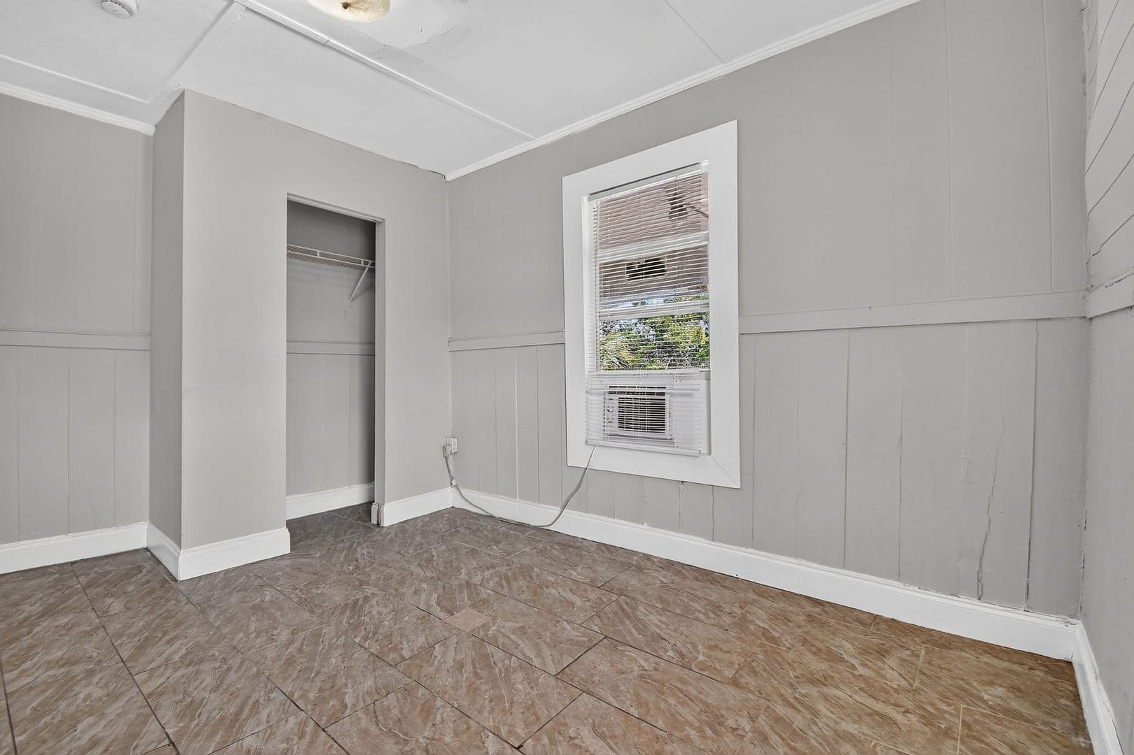 West Palm Beach Apartment: 885 7th St