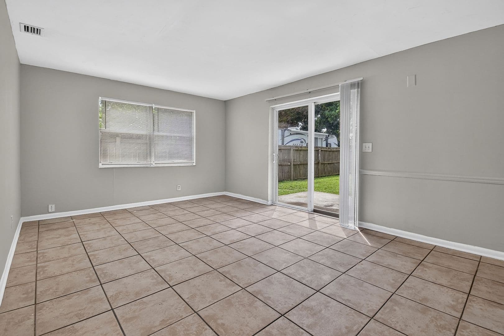 Riviera Beach House: 1037 W 28Th St