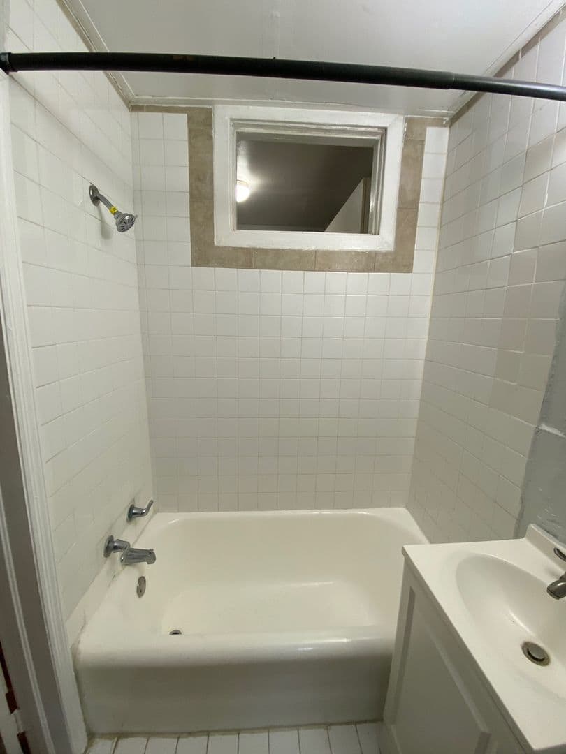 West Palm Beach Apartment: 523 24th St