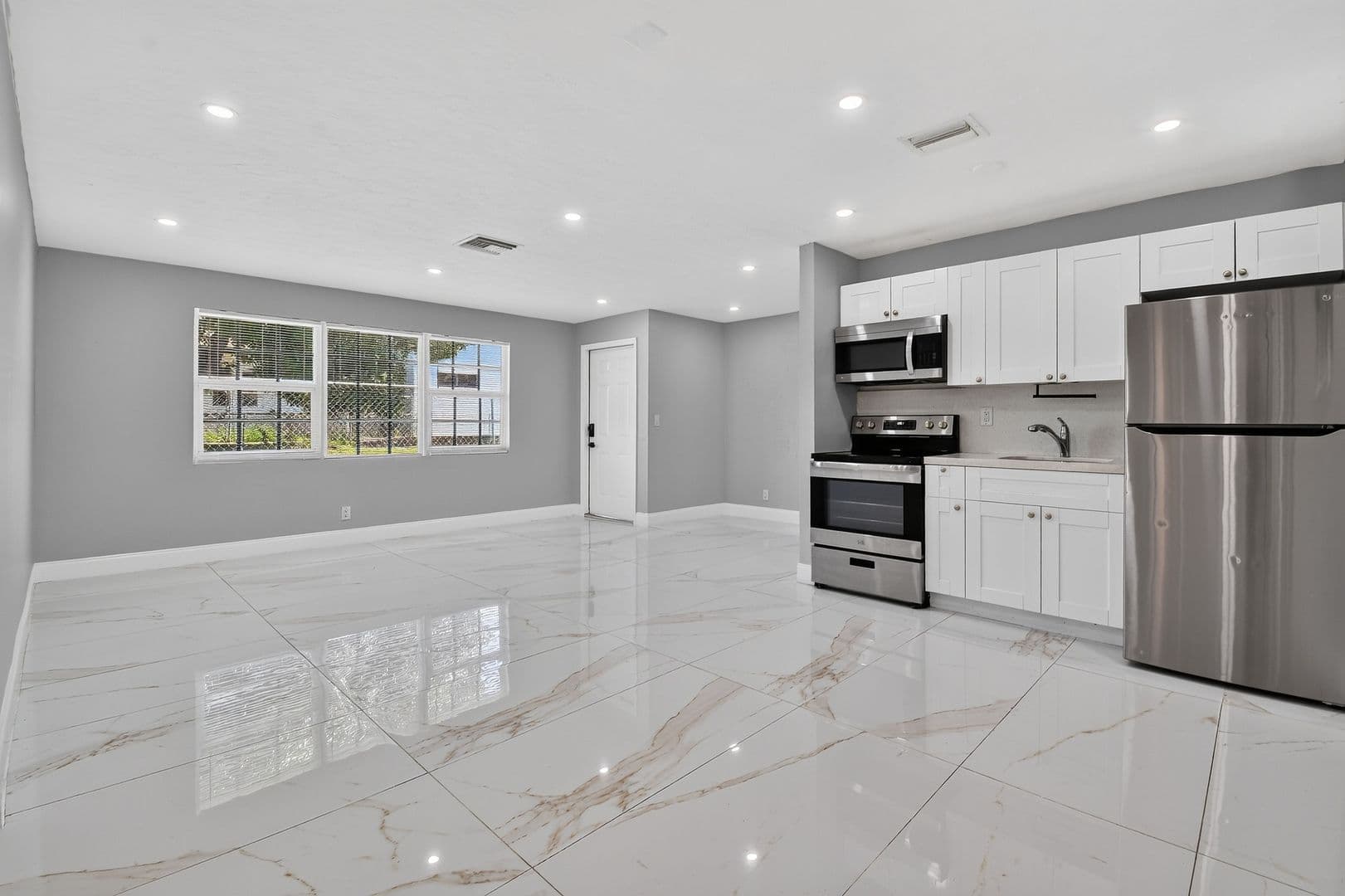 West Palm Beach Apartment: 812 13th St