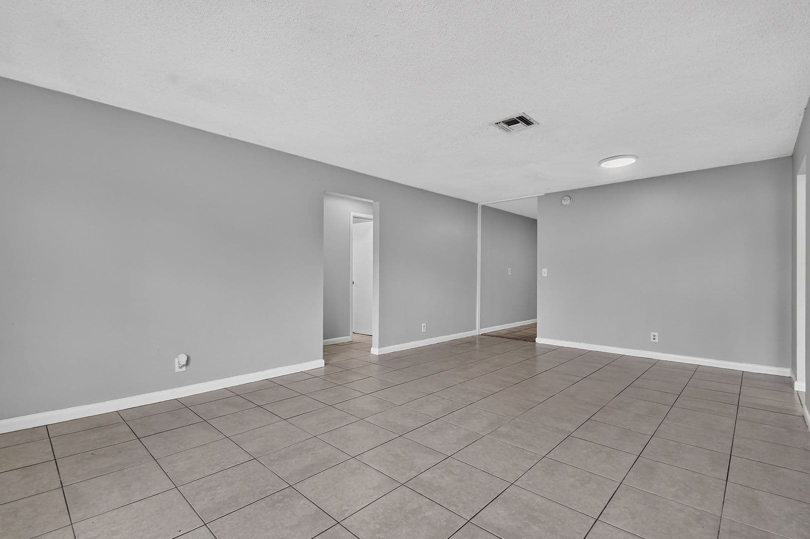 Riviera Beach House: 1037 W 28Th St