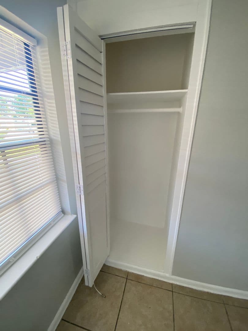 West Palm Beach Apartment: 3712 Henry Ave