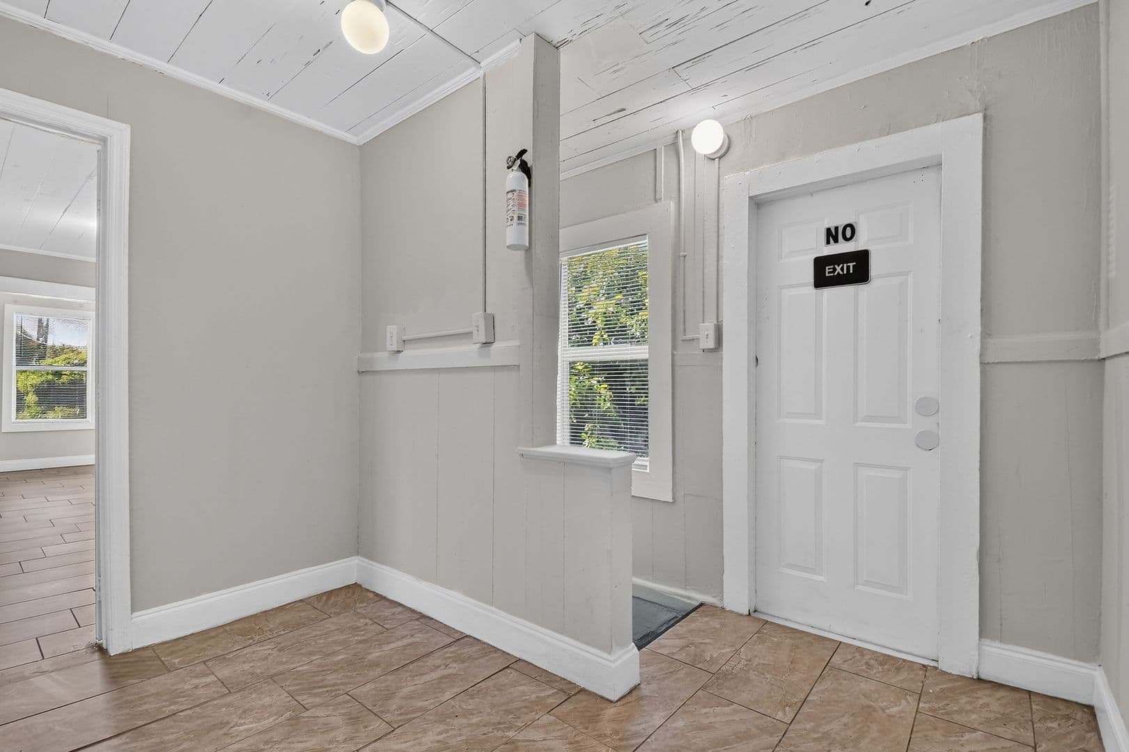 West Palm Beach Apartment: 885 7th St