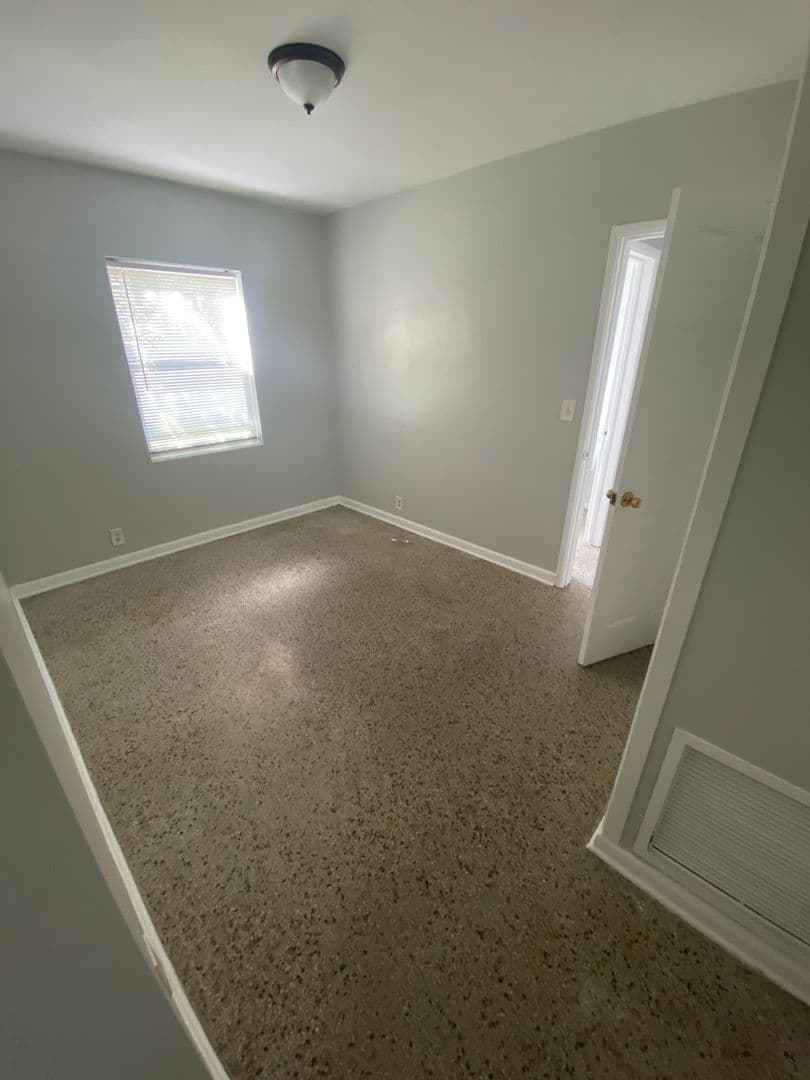 West Palm Beach Apartment: 3712 Henry Ave