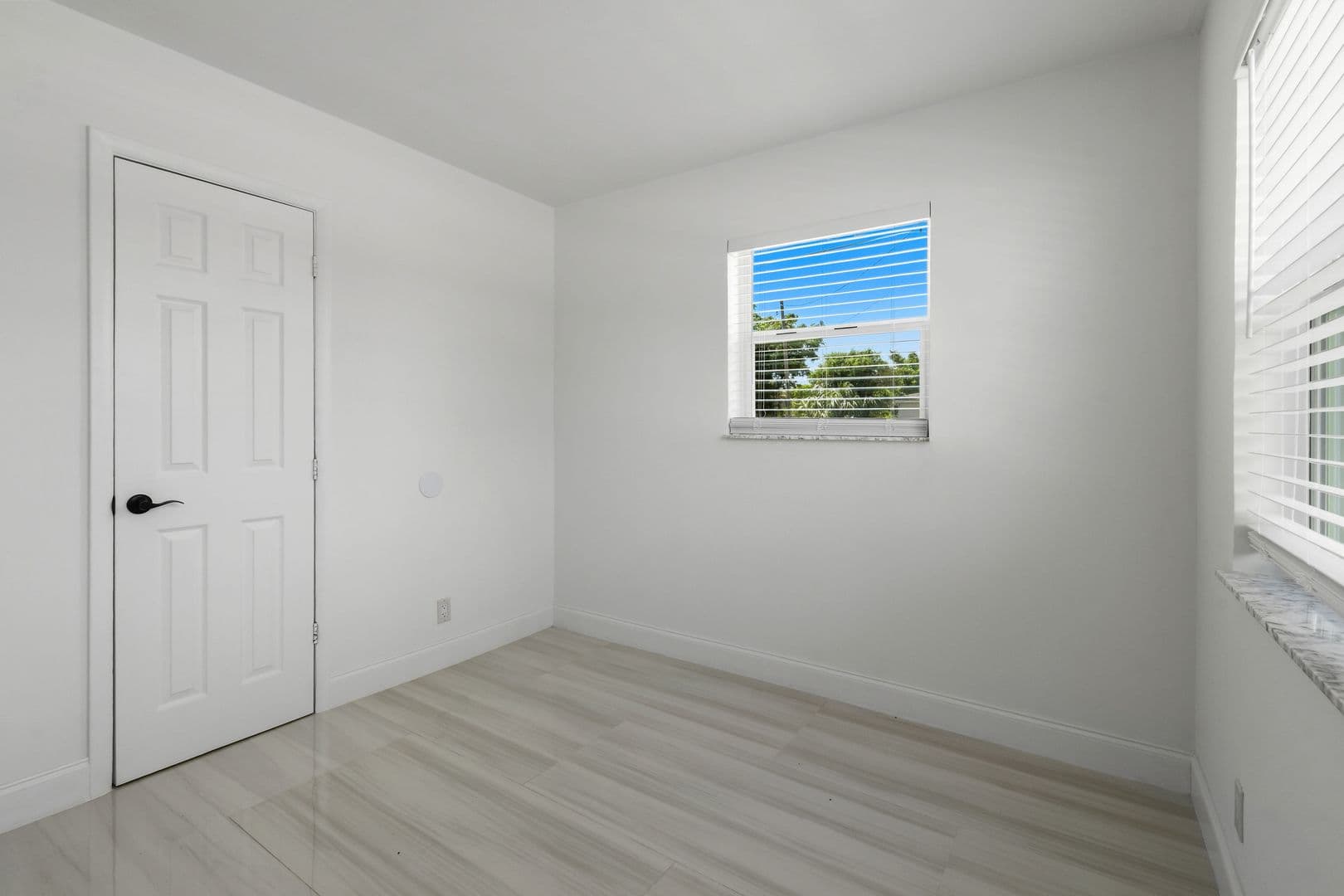 Riviera Beach Apartment: 968 W 9th St