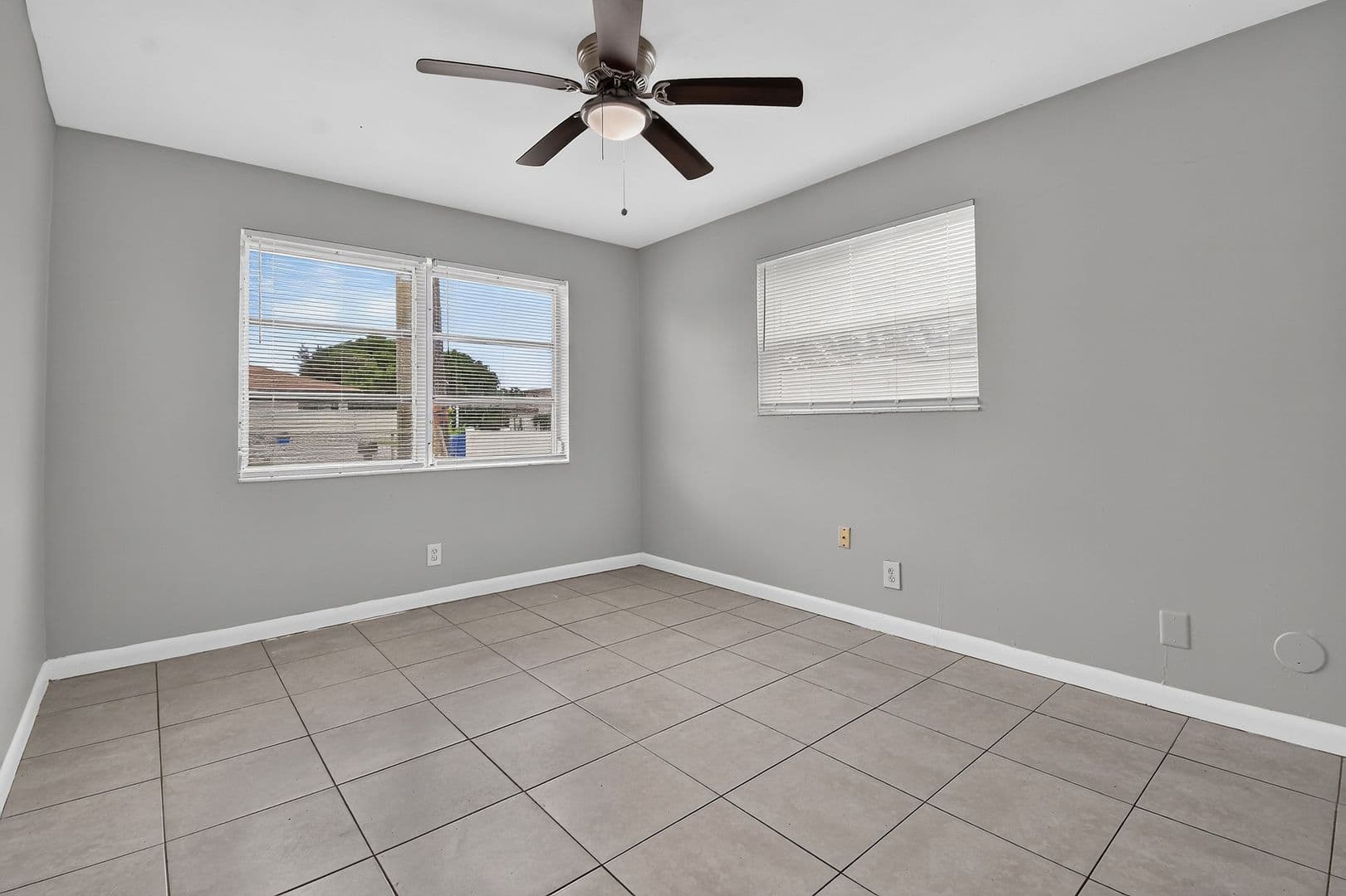 Riviera Beach House: 1037 W 28Th St