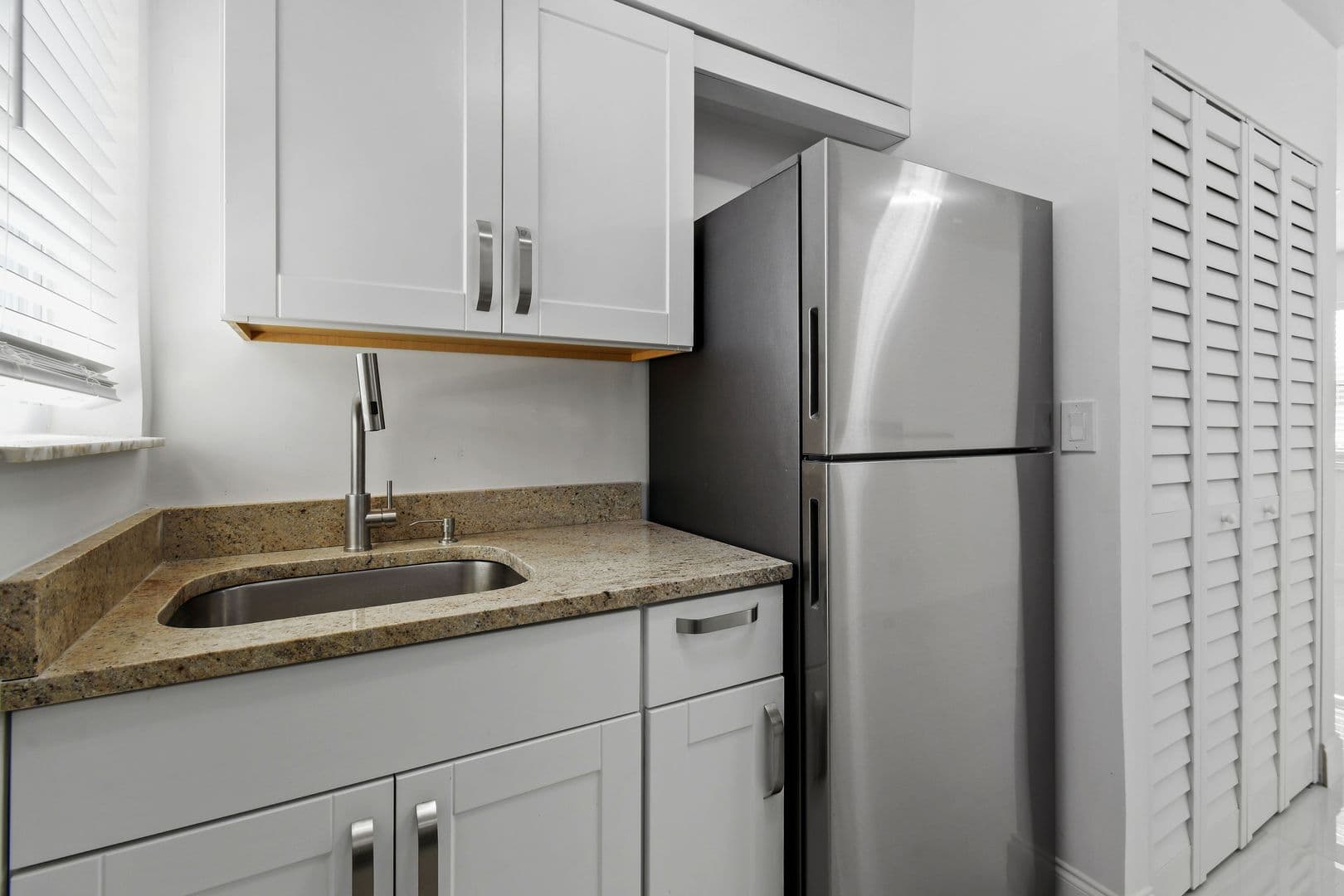Riviera Beach Apartment: 968 W 9th St