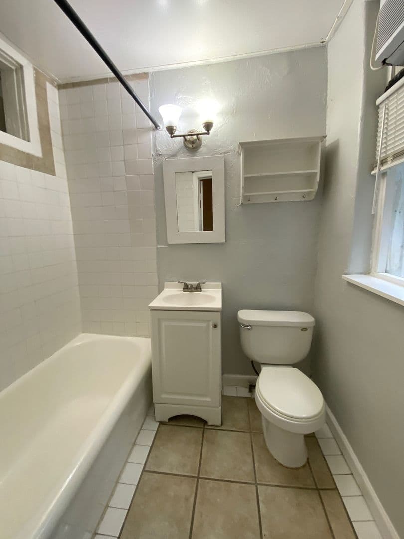West Palm Beach Apartment: 523 24th St