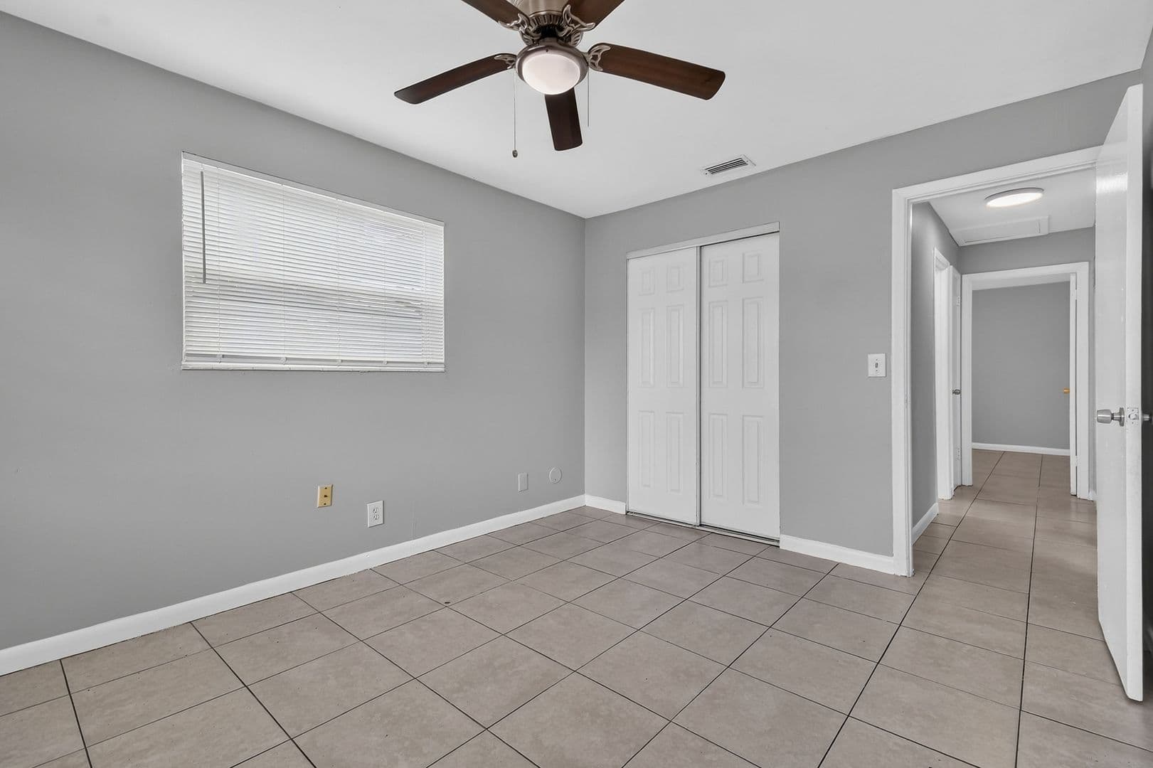 Riviera Beach House: 1037 W 28Th St