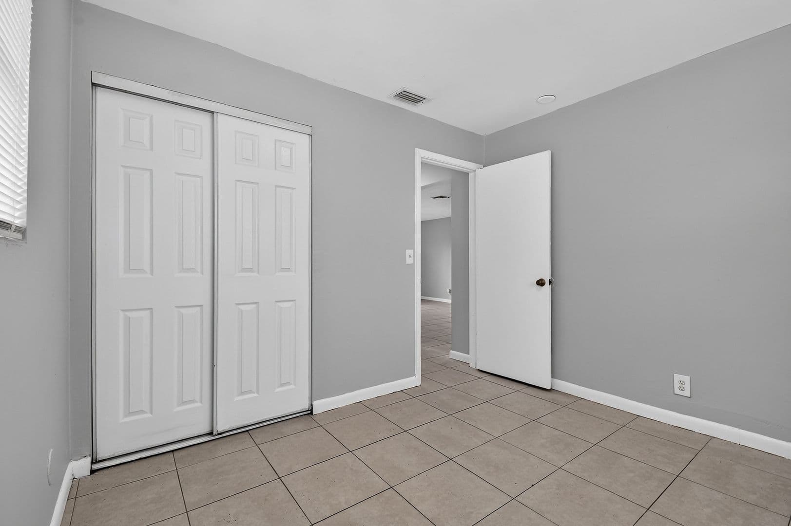 Riviera Beach House: 1037 W 28Th St
