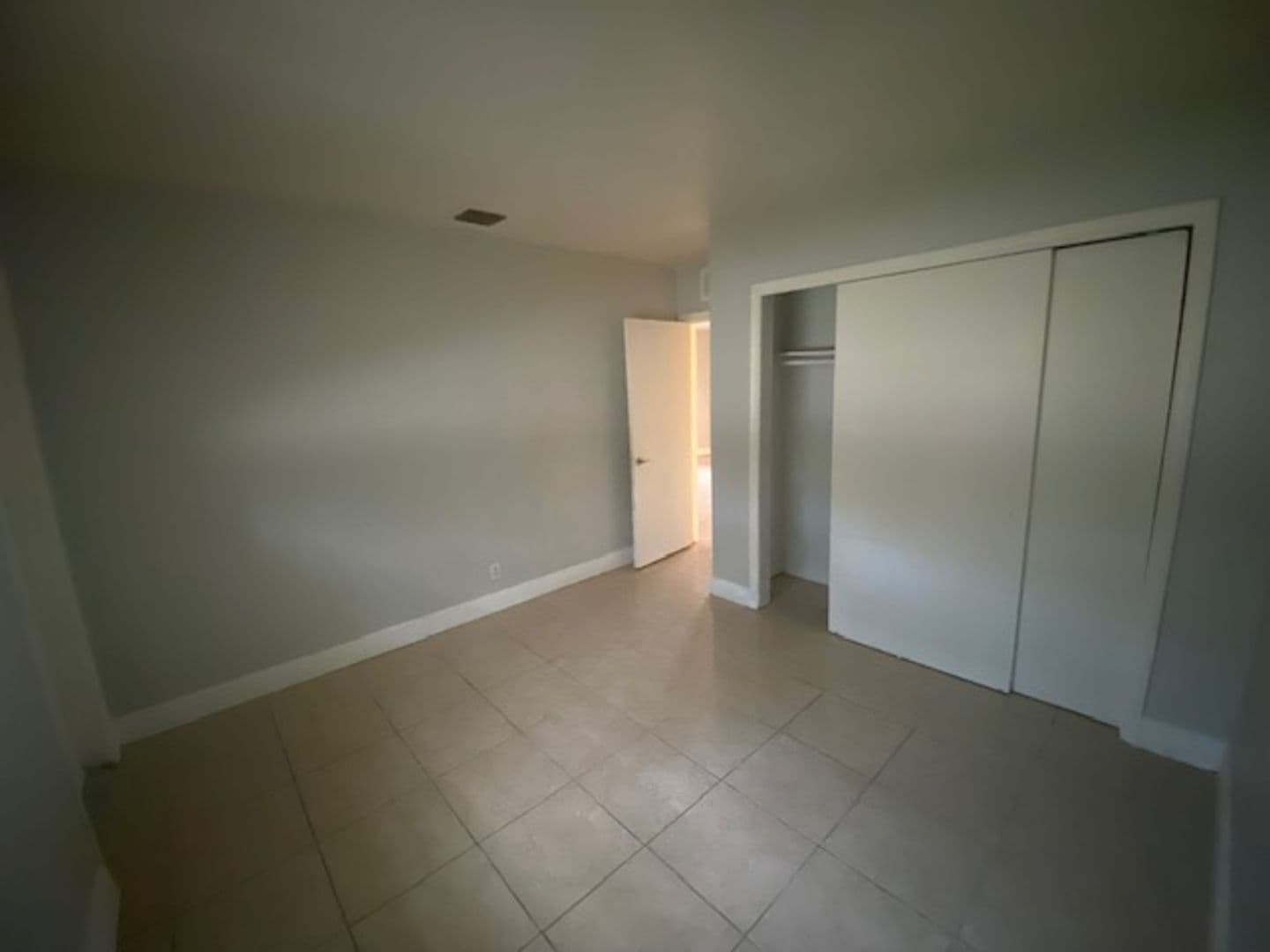 Fort Lauderdale Apartment: 220 SW 8th St