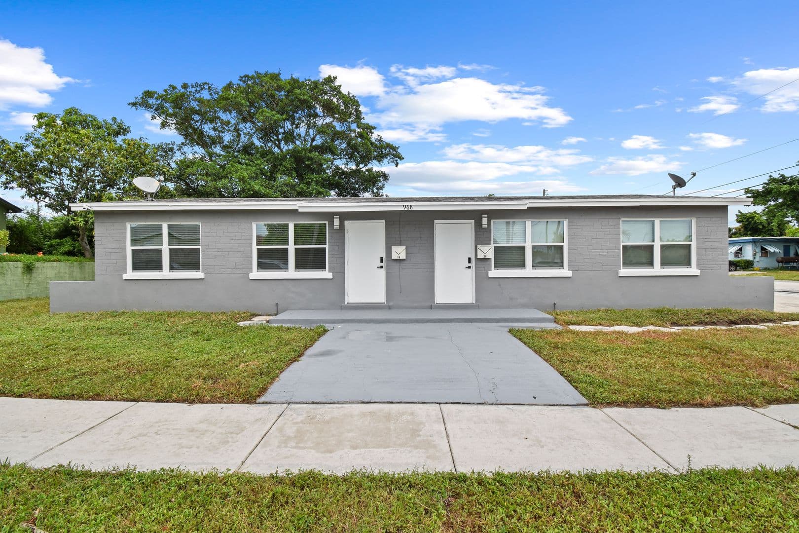 Riviera Beach Apartment: 968 W 9th St