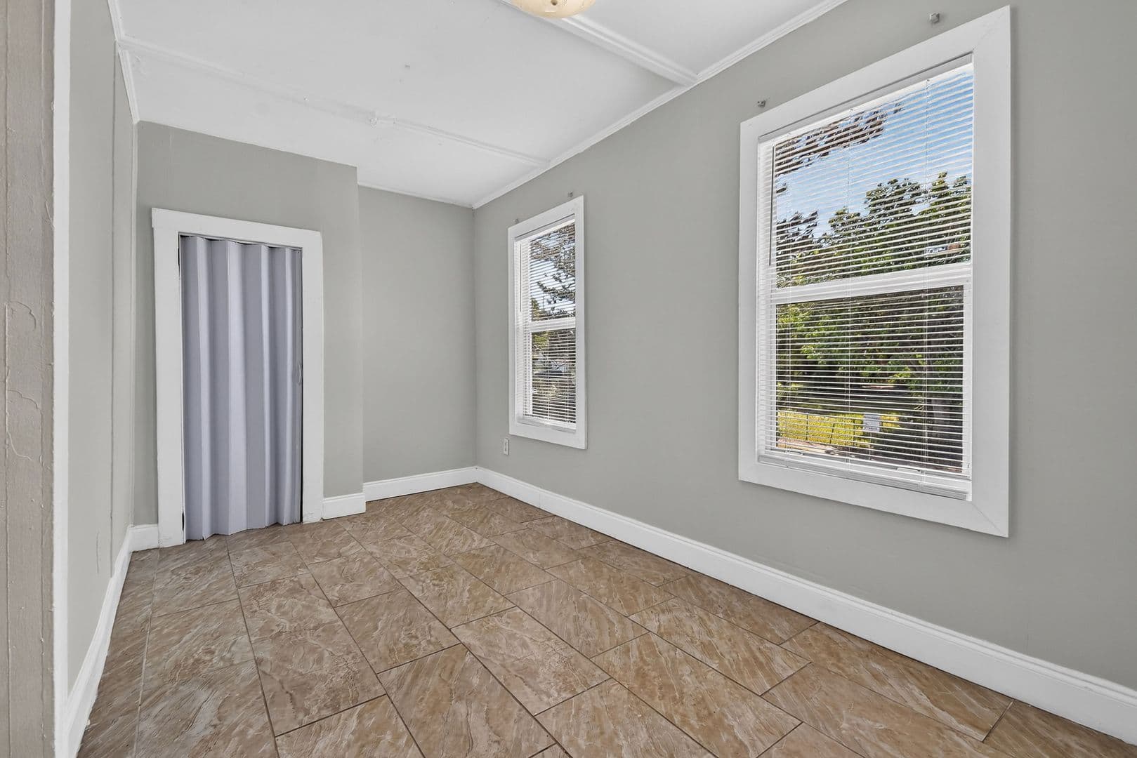 West Palm Beach Apartment: 885 7th St