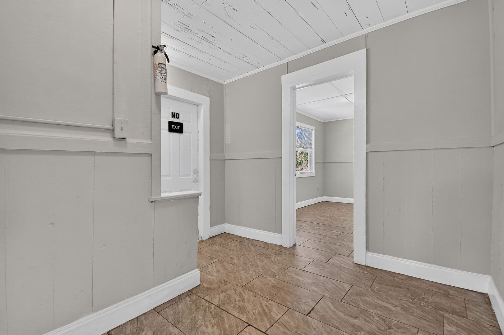 West Palm Beach Apartment: 885 7th St