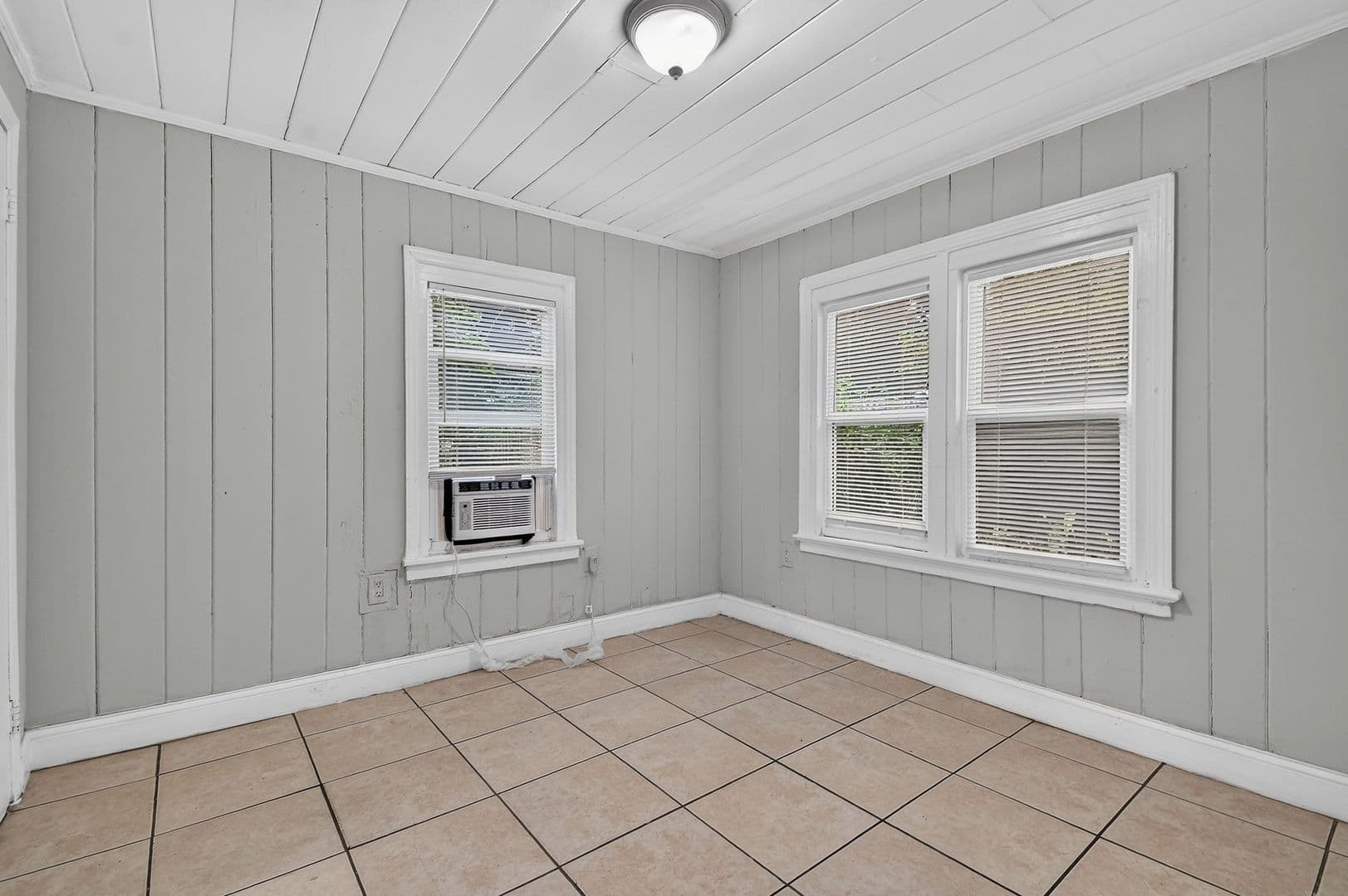 West Palm Beach Apartment: 885 7th St