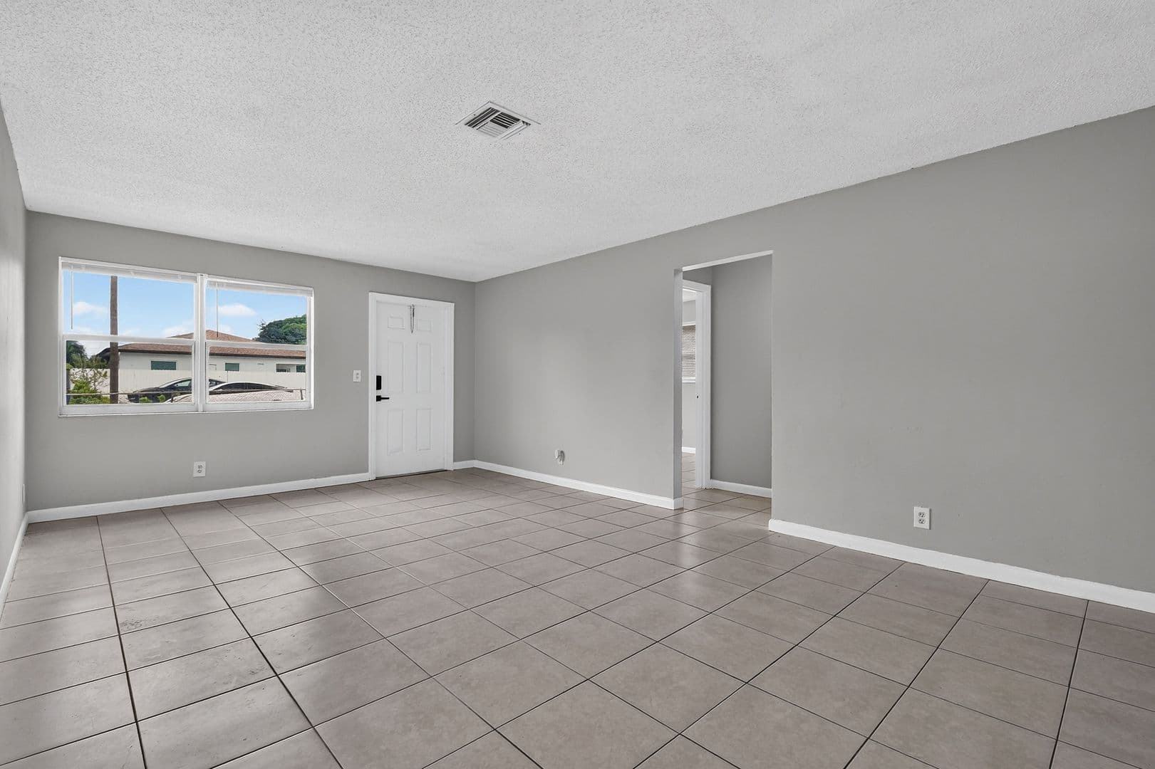 Riviera Beach House: 1037 W 28Th St