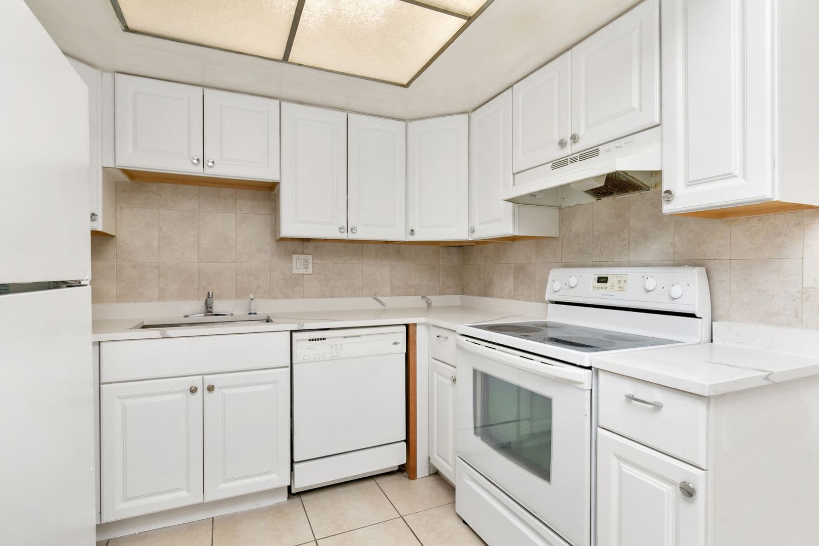 Lauderhill House: 2130 NW 58th Ave #25-C