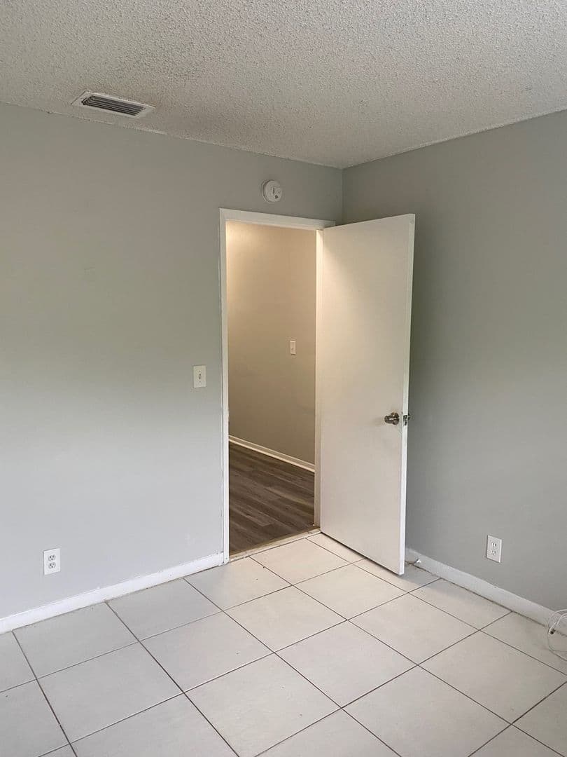 Coral Springs Apartment: 11401 - 11453 NW 35 St